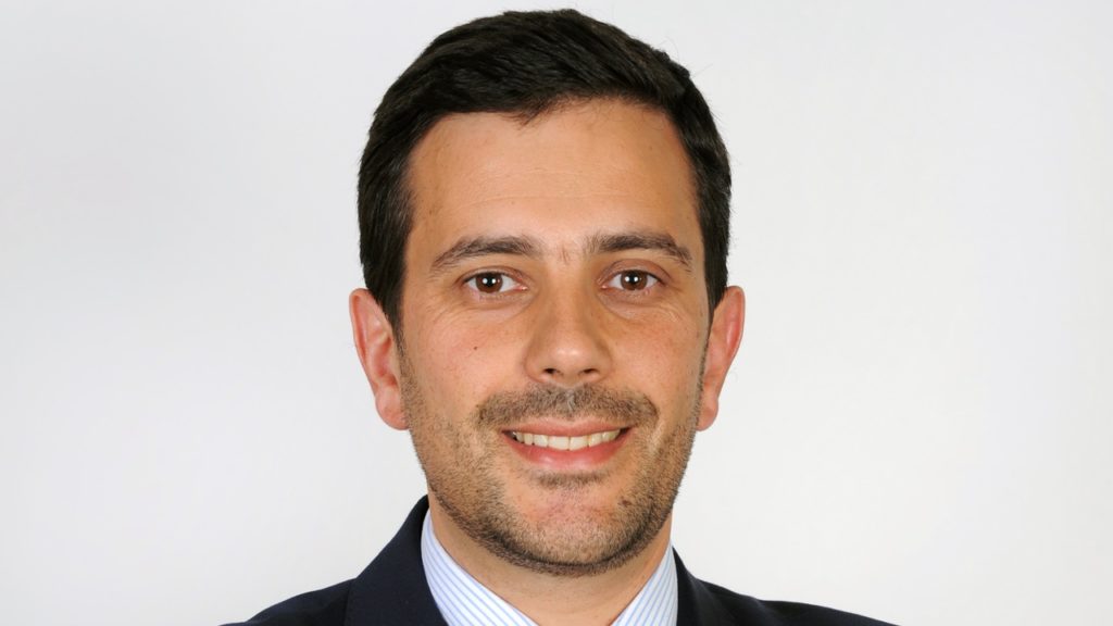 Sidónio Santos é economista e tem 37 anos