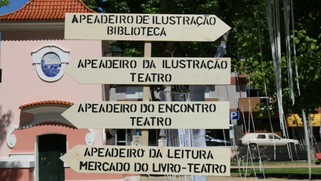Há diversos apeadeiros no Jardim da Várzea