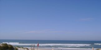 Praia do Osso da Baleia renova galardão da Bandeira Azul